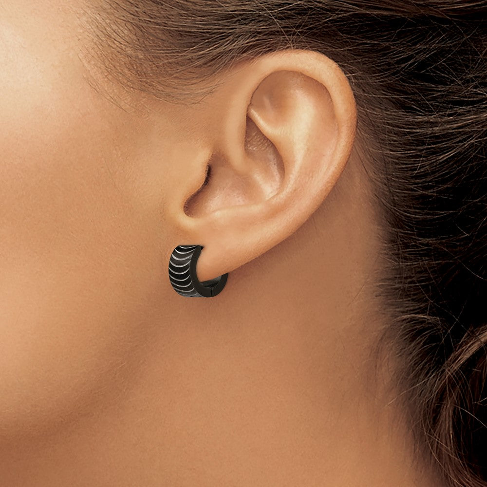 Stainless Steel Polished Black IP-plated 7mm Hinged Hoop Earrings